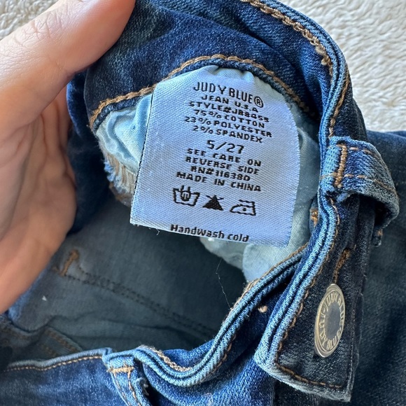 Judy Blue Skinny Jeans - Picture 2 of 4